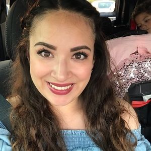 Meet your Posher, Stephanie